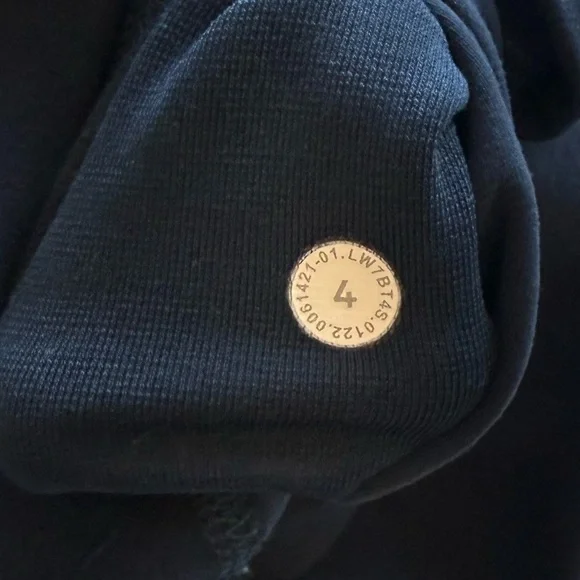 Lululemon Align Short 8" in True Navy Size 4 - Picture 12 of 13